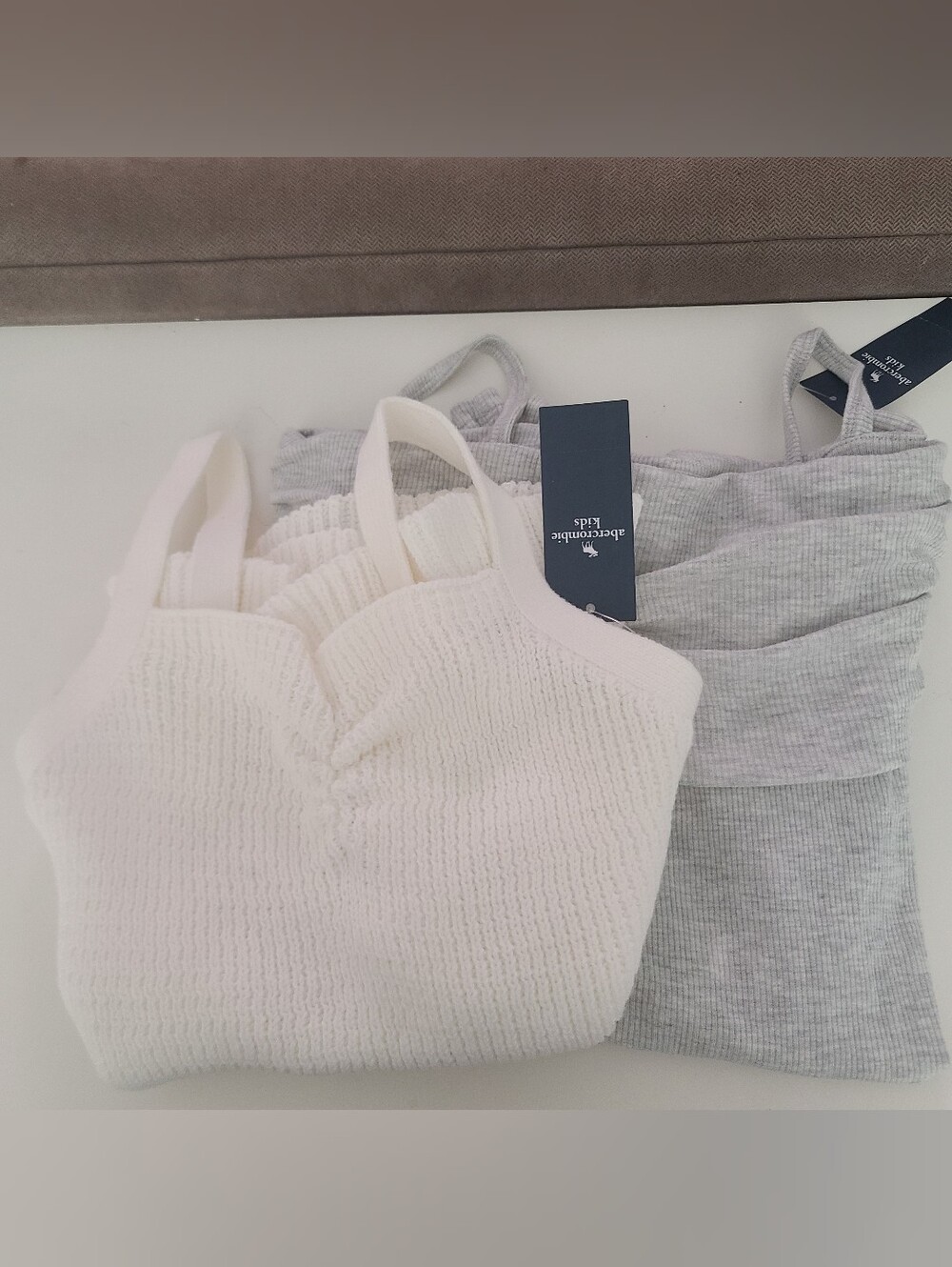 NWT Abercrombie Kids Girls Sz 13/14 Lot Of 2 White knit Tank Top Gray Ribbed Top